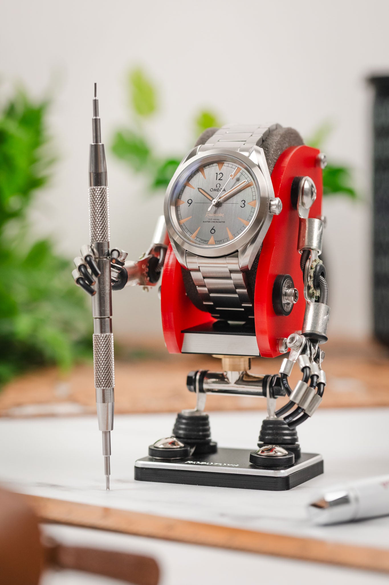 ROBOTOYS - MIKE - RED - Watch display stand