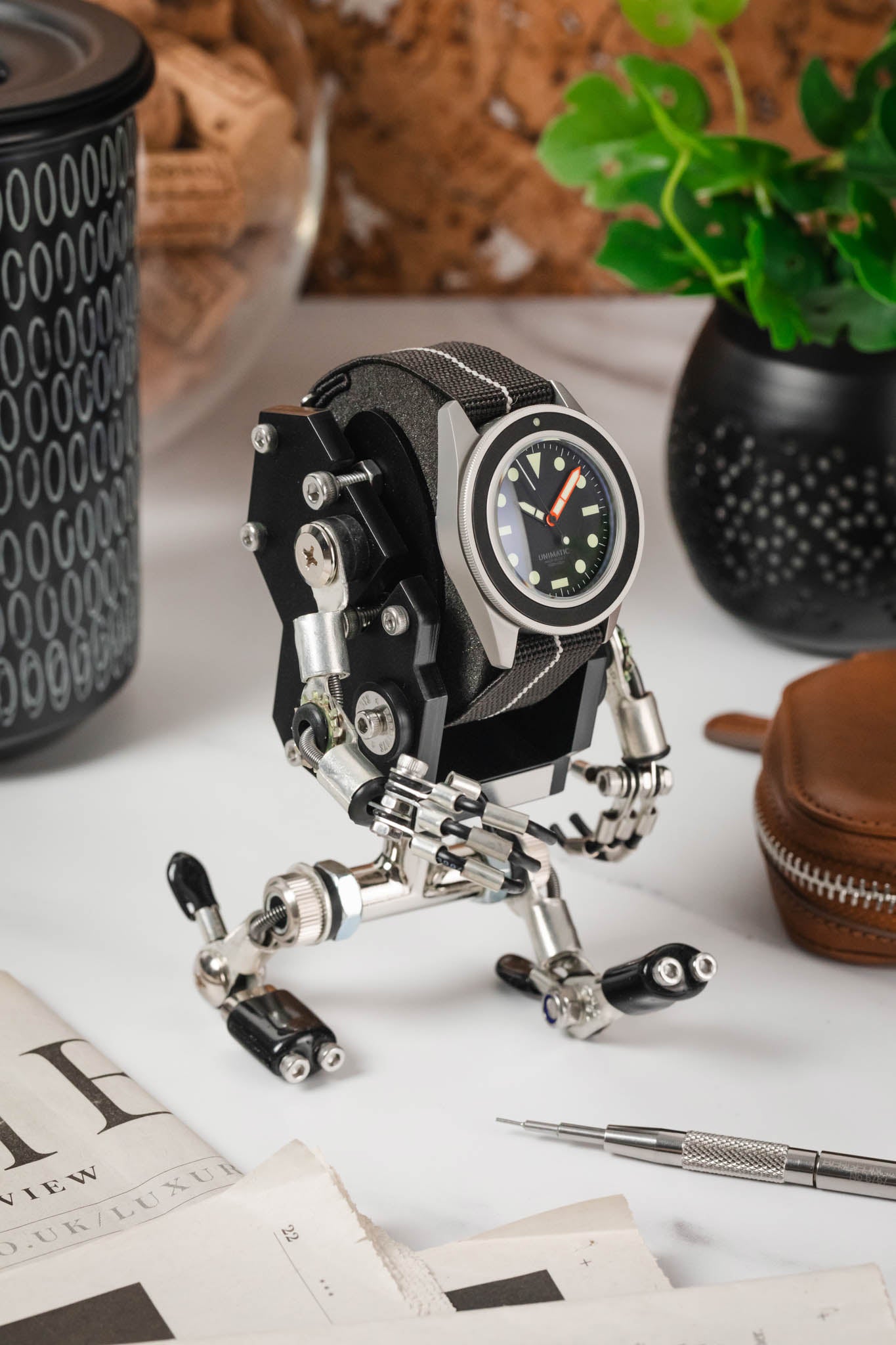 ROBOTOYS - JEFF - BLACK - Watch display stand