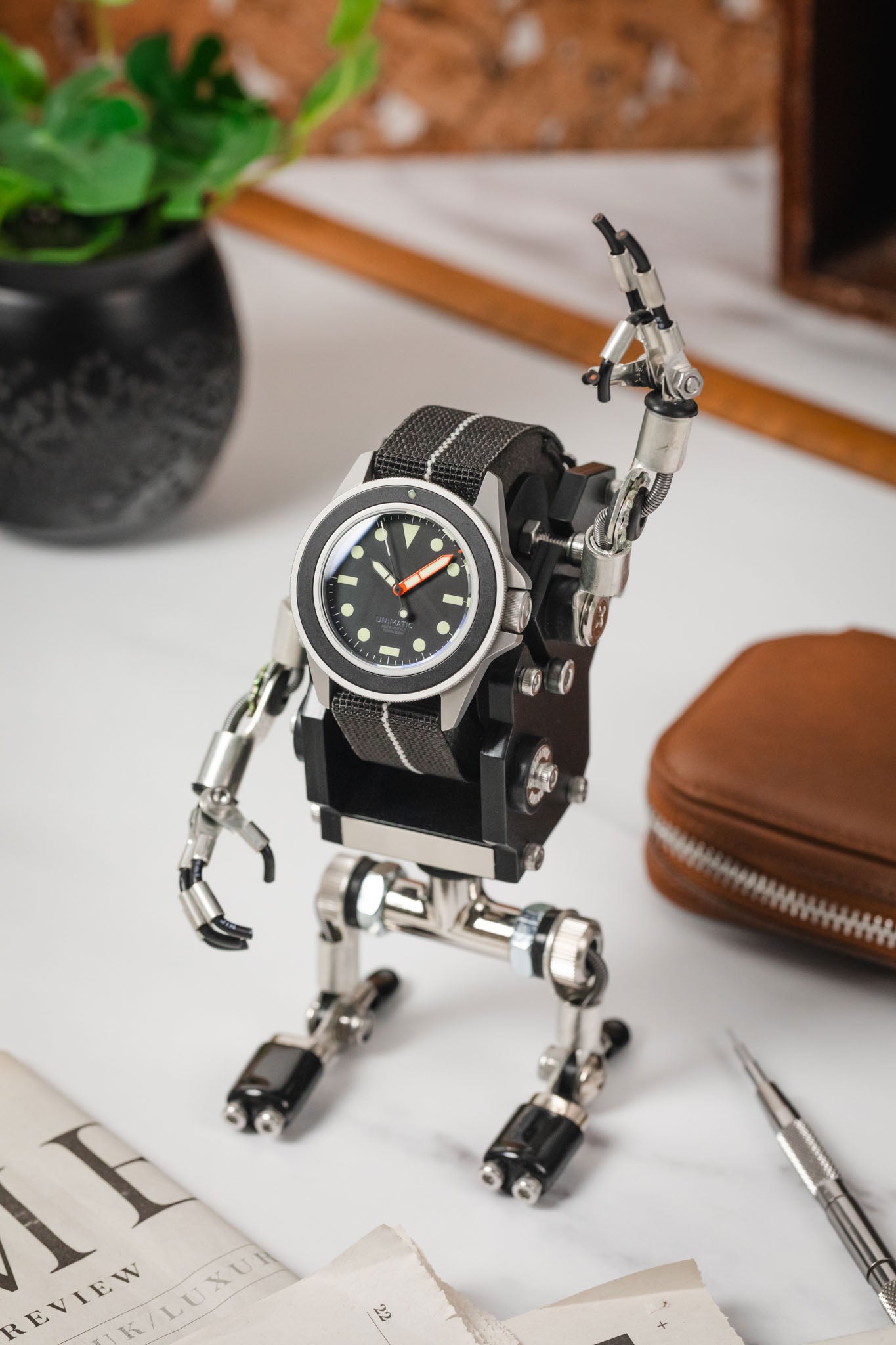 ROBOTOYS - JEFF - BLACK - Watch display stand